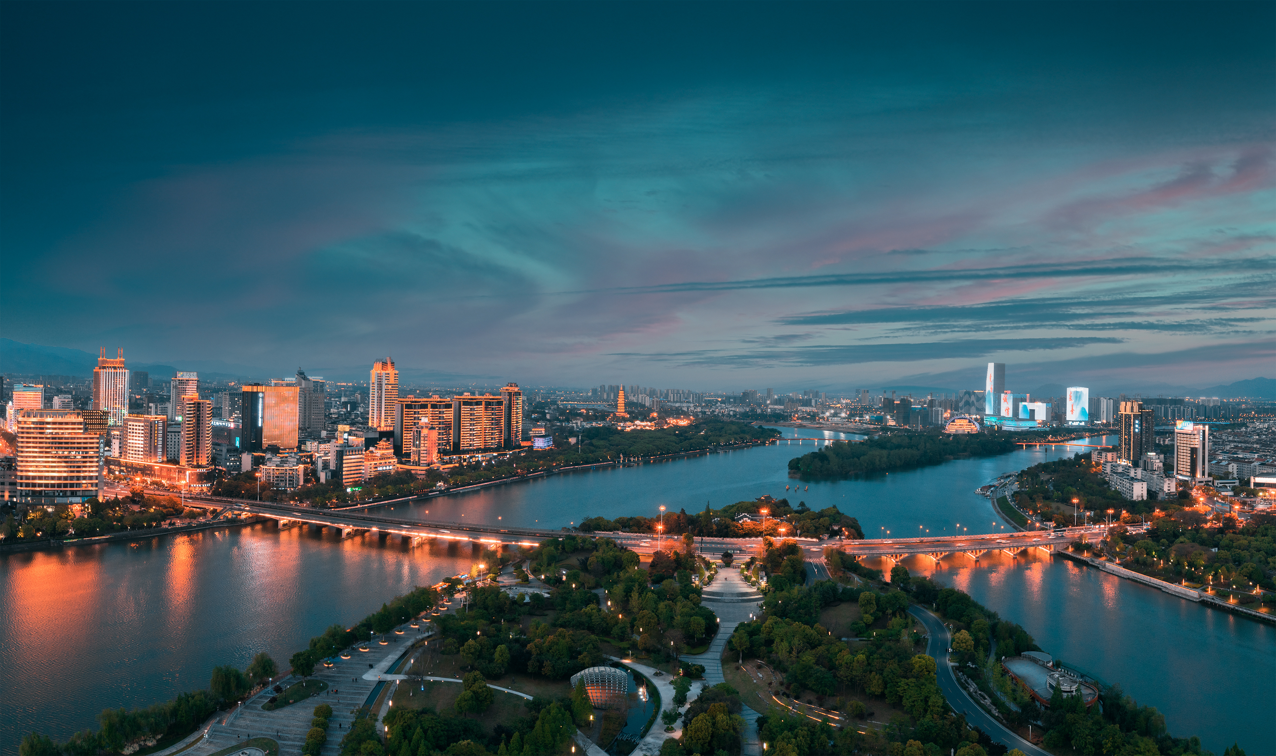 Urban environment at the intersection of Jinhua River，Yangjiang River and Wuyi River, Jinhua City, Zhejiang Province, China