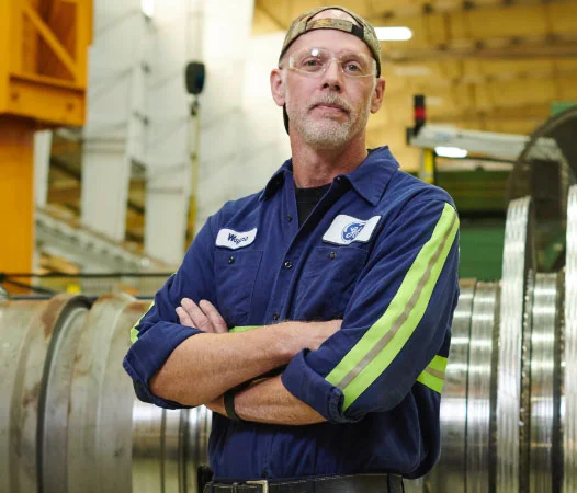 content-ge-employee-with-steam-turbine.jpg