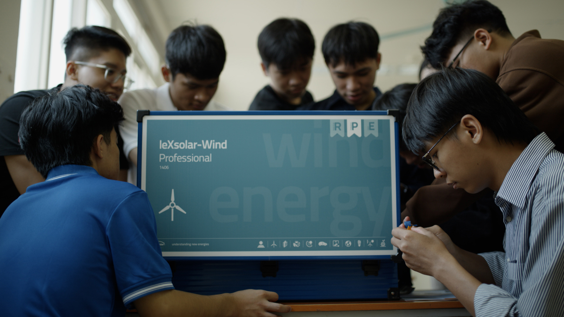 Vietnamese students in Renew Skills program