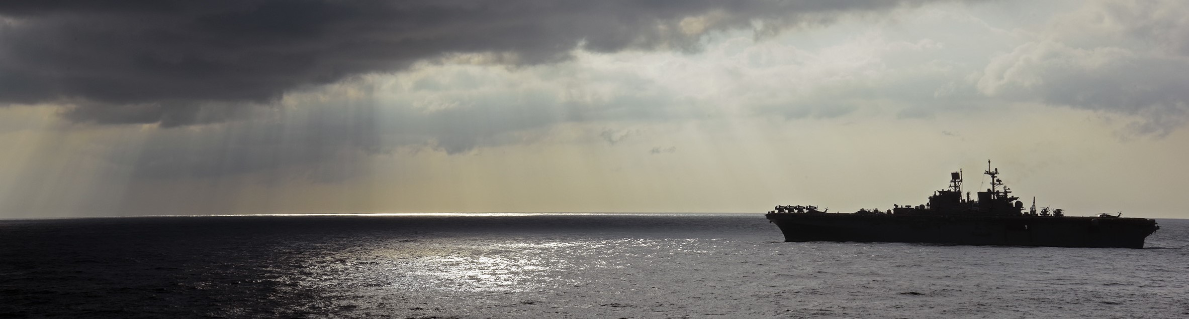 U.S. Navy’s Makin Island LHD-8 Landing Helicopter Dock | Power ...
